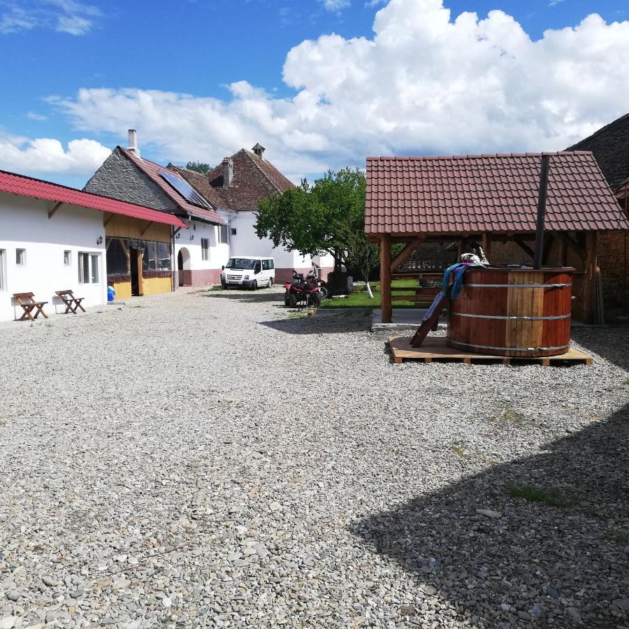 Gasthaus Casa Din Barcut Exterior foto